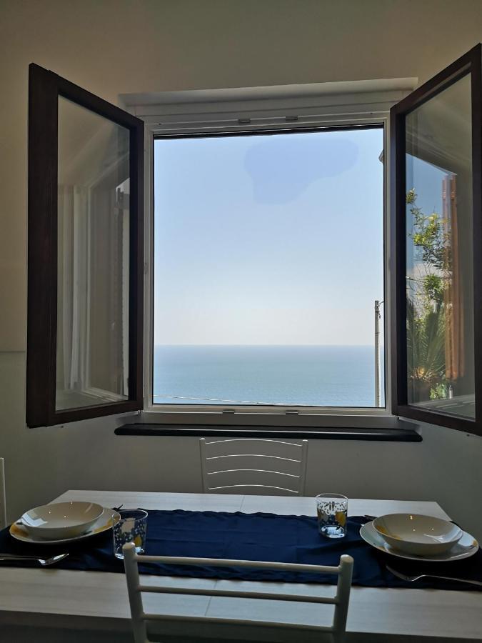 Villa Furoris Apartment ฟูโรเร ภายนอก รูปภาพ