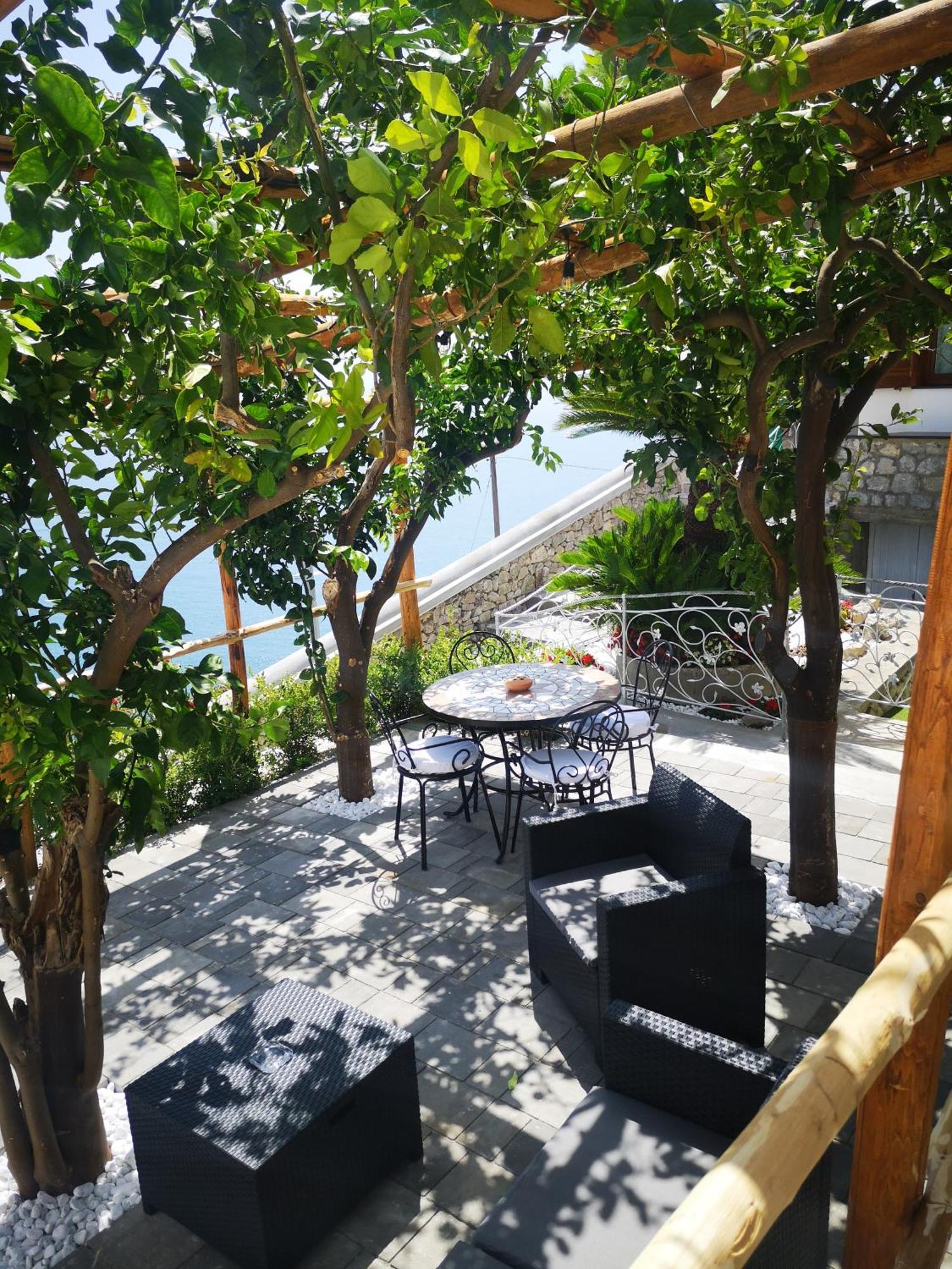 Villa Furoris Apartment ฟูโรเร ภายนอก รูปภาพ